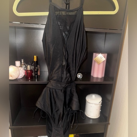 - CUPSHE Mesh Side Cutout Ruched Drawstring Monokini Swimsuit size Medium - Picture 15 of 15